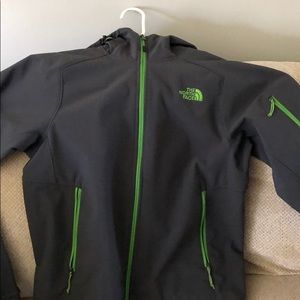 North face mens winter coat(size M)